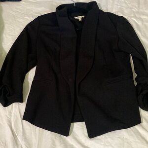 Black blazer Maurice’s size medium